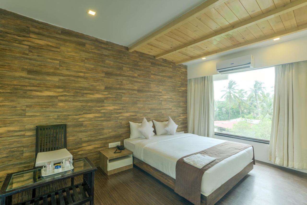 Crown Inn Panvel Eksteriør billede