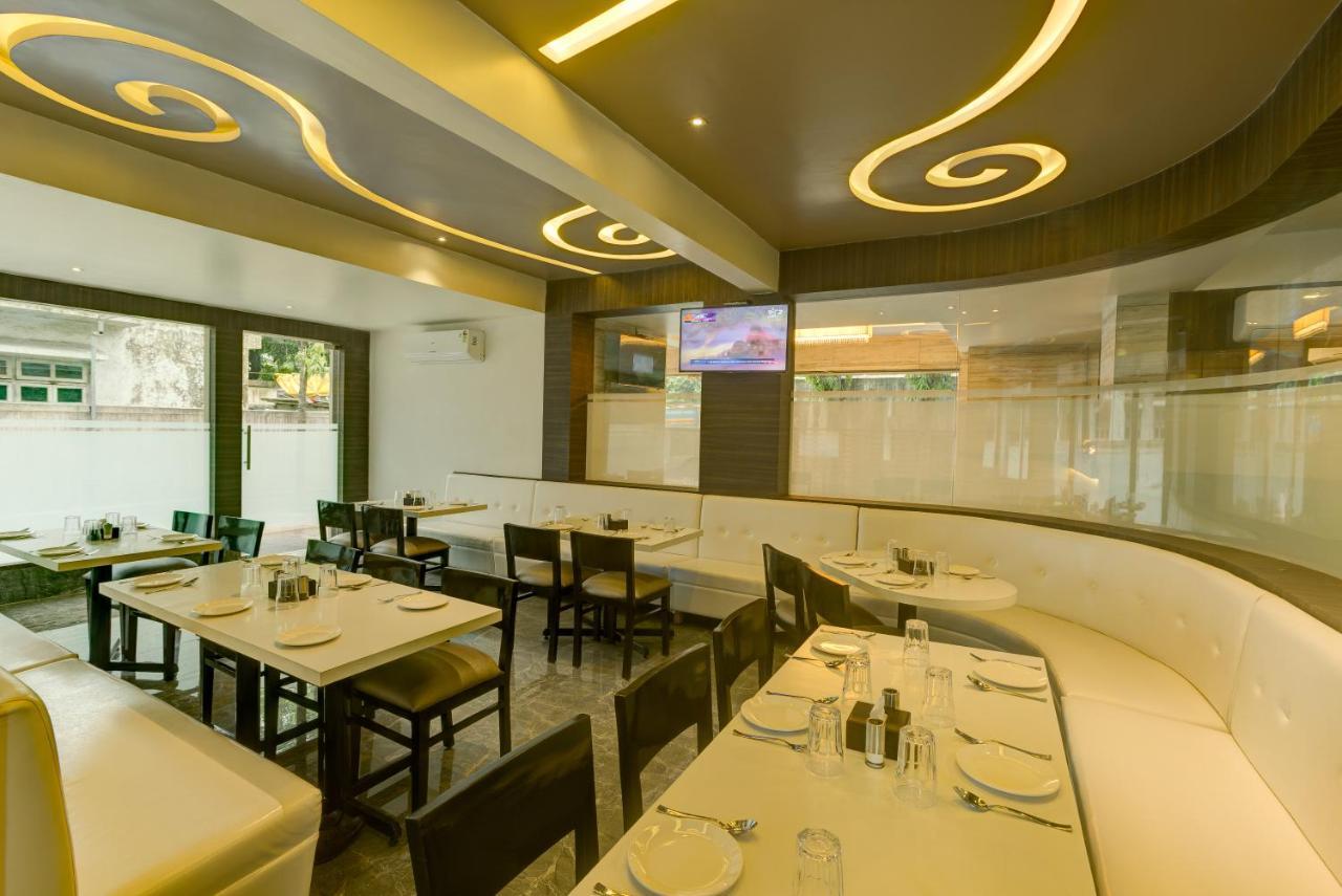 Crown Inn Panvel Eksteriør billede